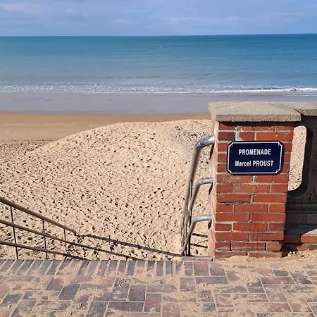 Studio Le Lagon De Leon Elegant Refuge En Bord De Mer Concu Pour Deux Adultes Offrant Un Acces Prive Et Direct A La Plage De Cabourg Et A La Promenade Marcel Proust Exterior photo