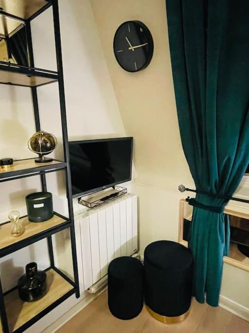 Le Lagon De Leon Elegant Refuge En Bord De Concu Pour Deux Adultes Offrant Un Acces Prive Et Direct A La De Et A La Promenade Marcel Proust Apartment Cabourg