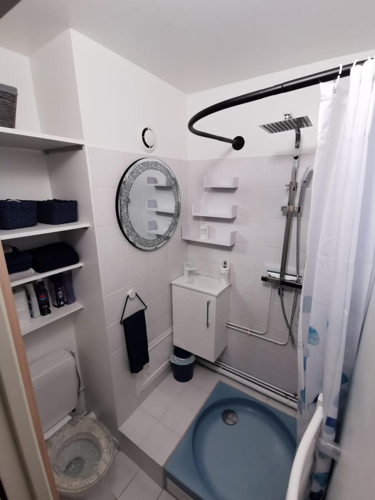 Le Lagon De Leon Elegant Refuge En Bord De Concu Pour Deux Adultes Offrant Un Acces Prive Et Direct A La De Et A La Promenade Marcel Proust Apartment Cabourg